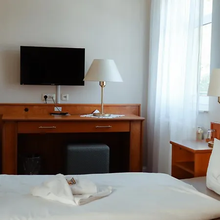 Schlossberghotel 3*