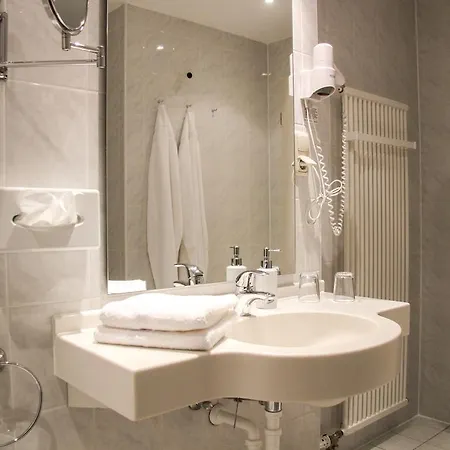 Schlossberghotel Отель Грайц